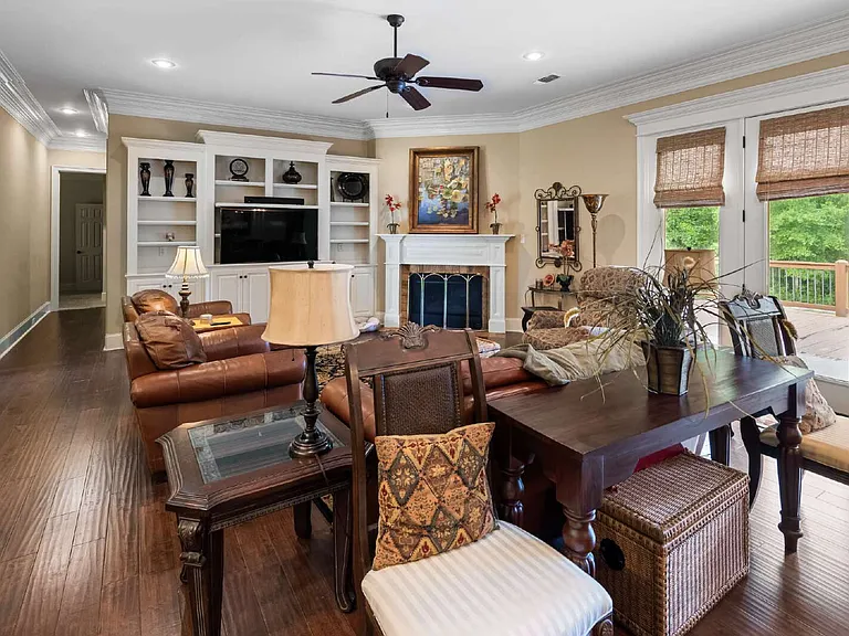 18523 Pecan Ln — Photo 6