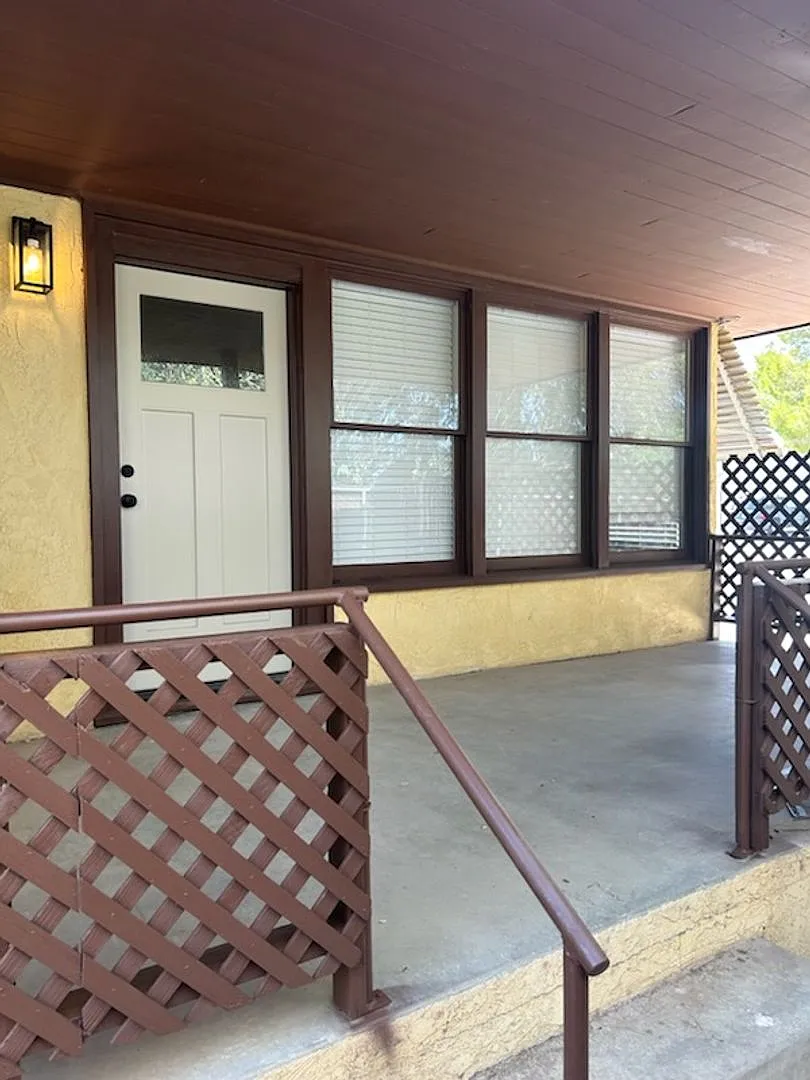 112 S. Valley St. — Photo 2
