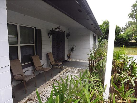 5th image of 300 Collier Dr