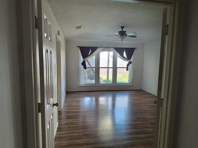 4110 Scotland Dr — Photo 7