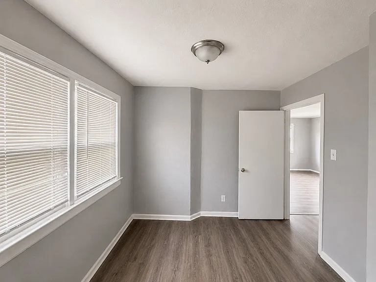 1112 Rivington St #2 — Photo 8