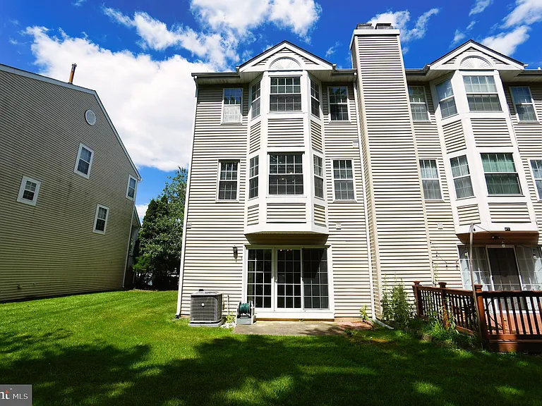 2005 Harvard Dr — Photo 39