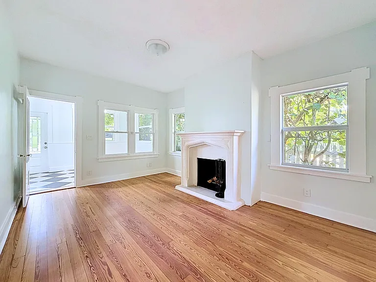 224 N Ocean Breeze — Photo 11