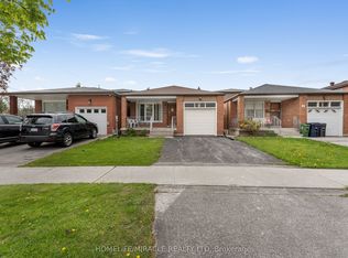 4 S Greendowns Dr, Toronto, ON M1M2G7