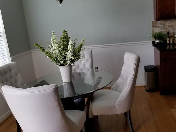 3rd image of 4414 Driftwood Dr