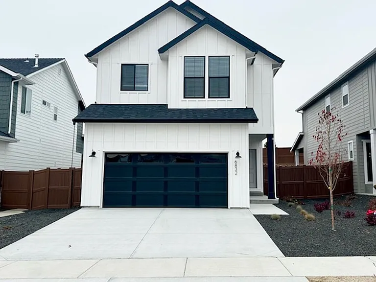 6832 W Corona St — Photo 2