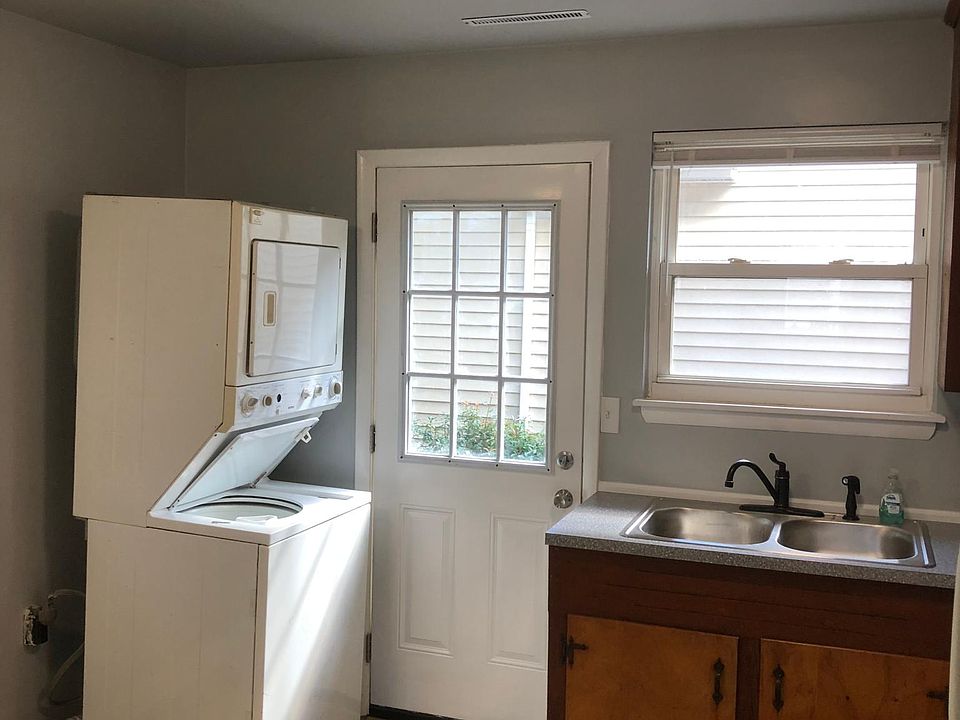 1st image of 9533 Grove Ave #B