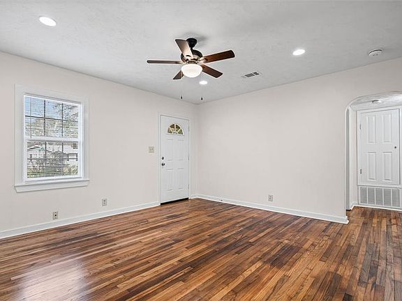5th image of 3059 Baronne St