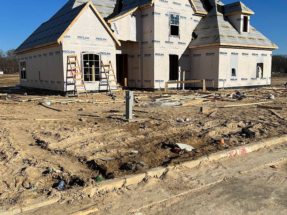 1st image of 682 Woodland Fox Ln W