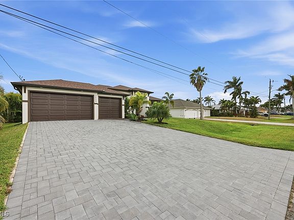 4th image of 2608 SW 26th Ter