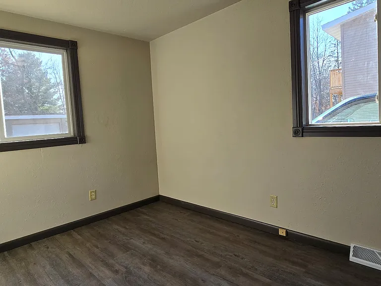 1820 Oak St #2 — Photo 6