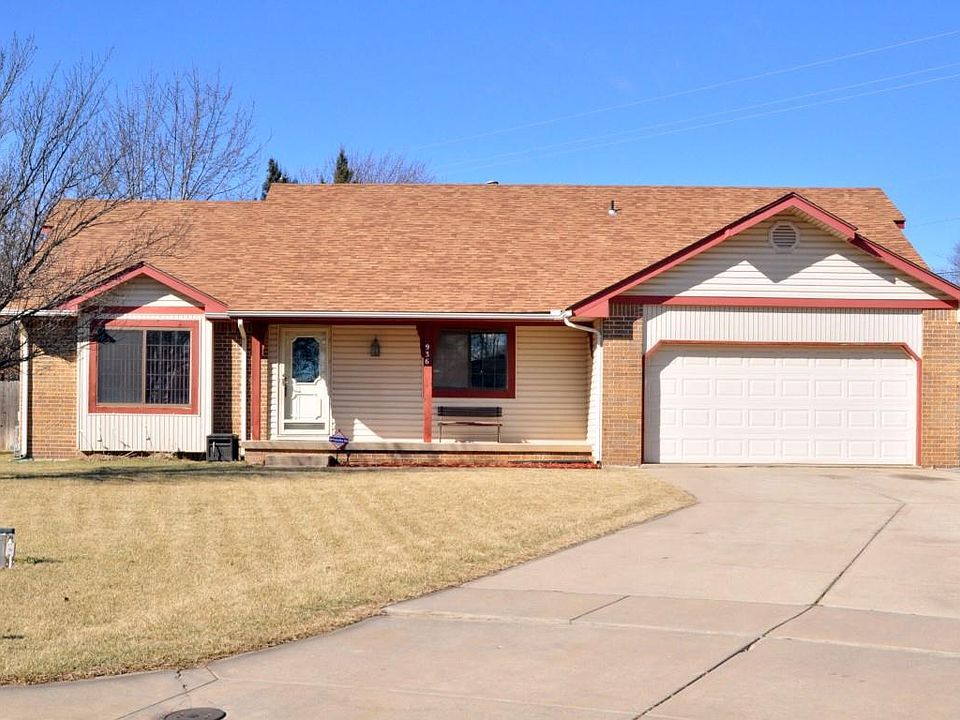 1st image of 936 W Cedarwood Ct