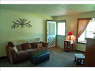 5th image of 3631 Mistletoe Dr
