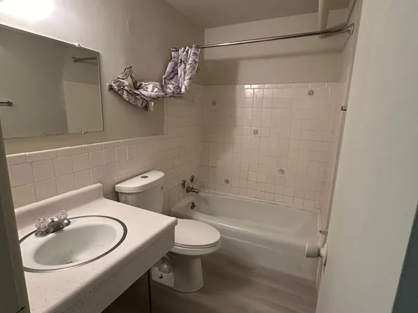 1637 Washington Ave APT 12, Racine, WI 53403