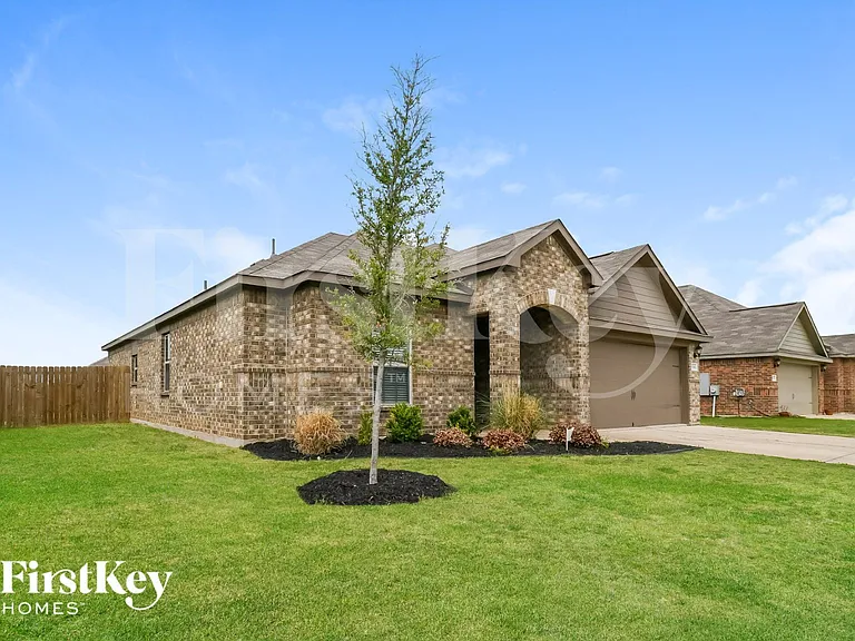 1536 Millennium Dr — Photo 2