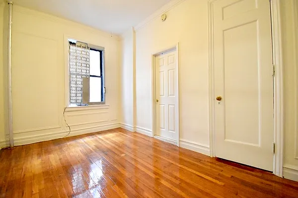 Rented by Monarch Realty Holdings | media 5