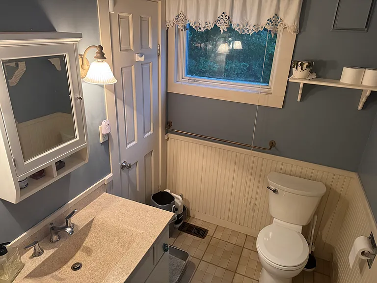 271 N Applegate Rd — Photo 17