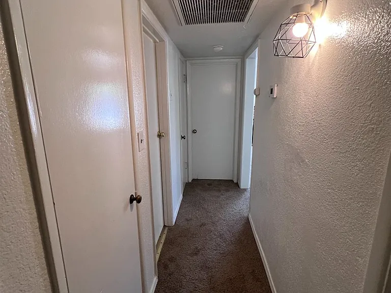 2905 E Lamona Ave — Photo 16