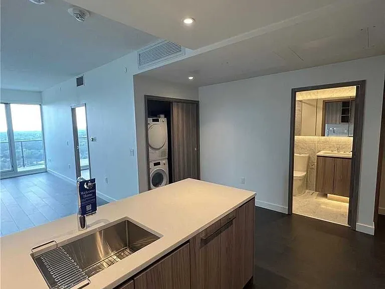85 McMahon Dr #2802 — Photo 13