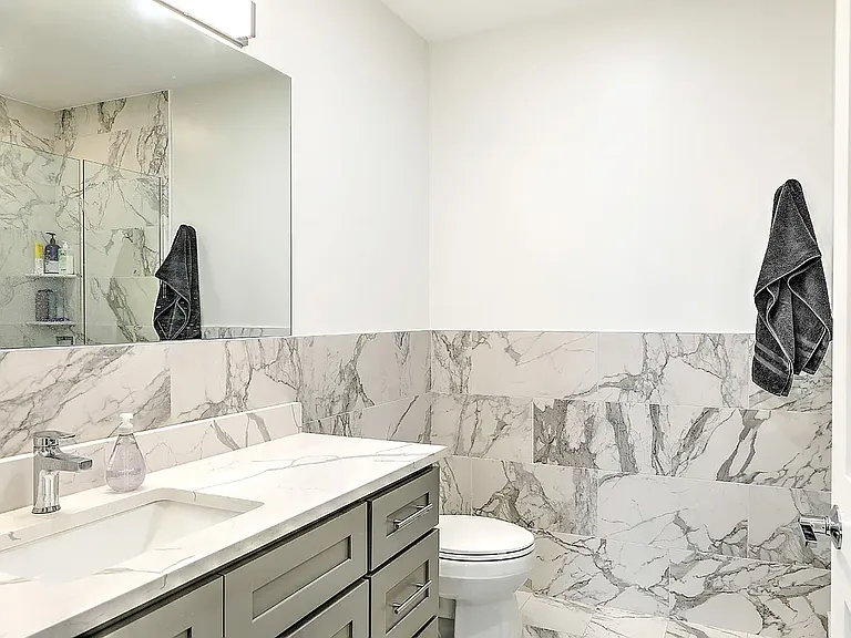 468 W Fountain St — Photo 10