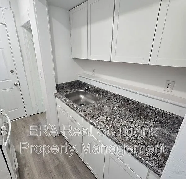 950 McAllister Ave — Photo 7