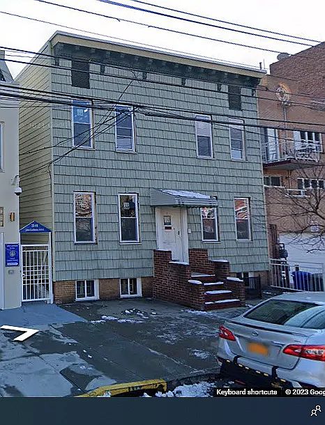 1st image of 2245 33rd St