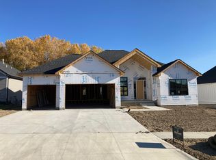 9220 Calamus River Rd, Lincoln, NE 68520