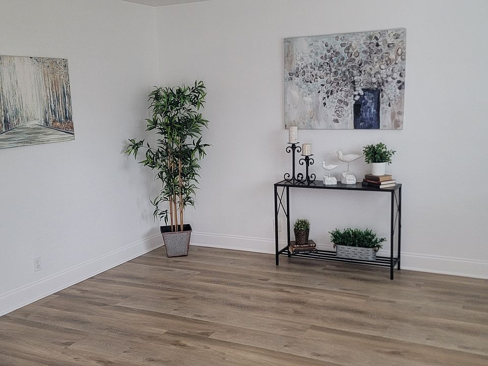 1st image of 4902 Pearce Dr #4