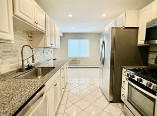 938 E Old Willow Rd APT 104, Prospect Heights, IL 60070