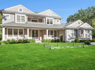 2 Sunninghill Rd, Southampton, NY 11968