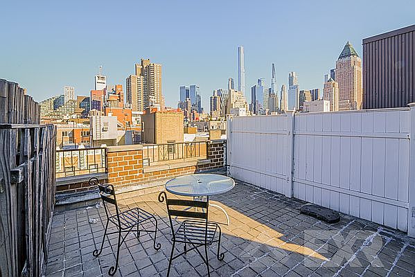1st image of 530 W 47th St #1F