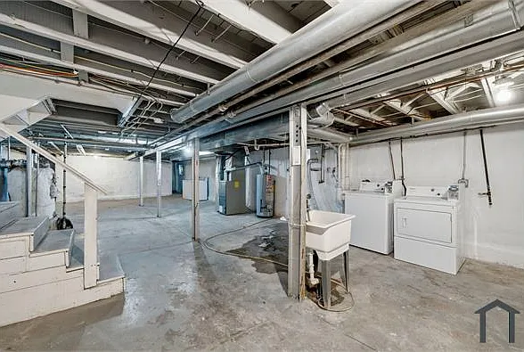 3 bed, 1100 sqft, $1,900 — Photo 3