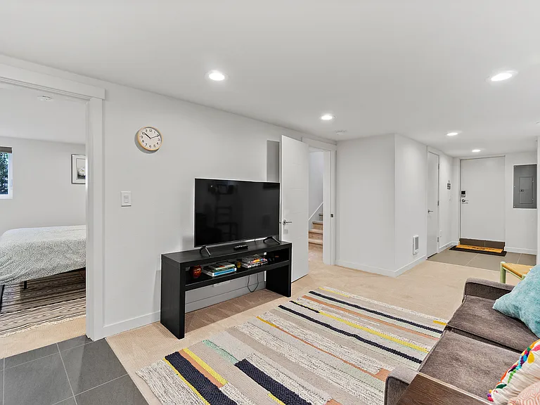 3420 Alamo Pl S — Photo 18