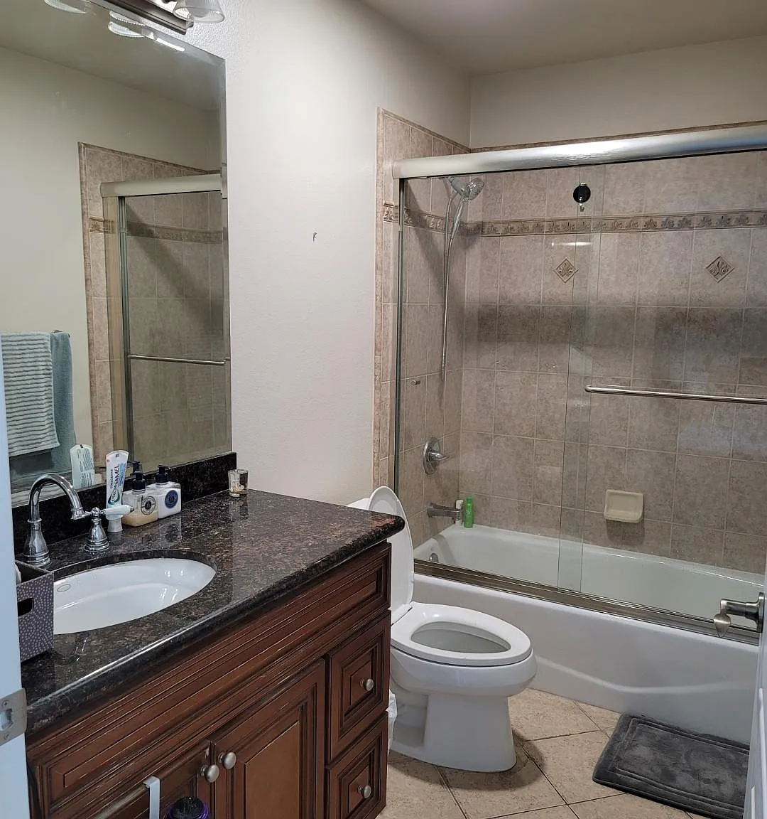 3 bed, 1230 sqft, $3,300 — Photo 4