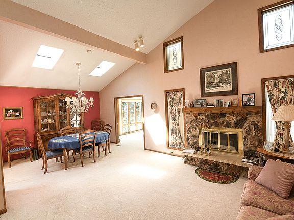 4th image of 406 Level Plains Cir