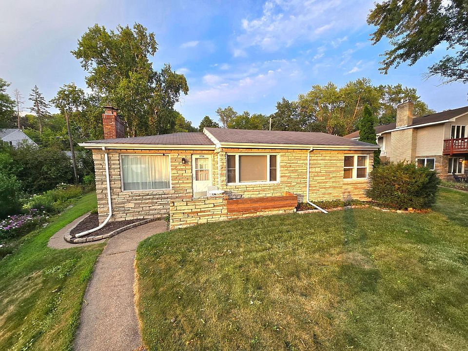 1st image of 1736 E Shore Dr