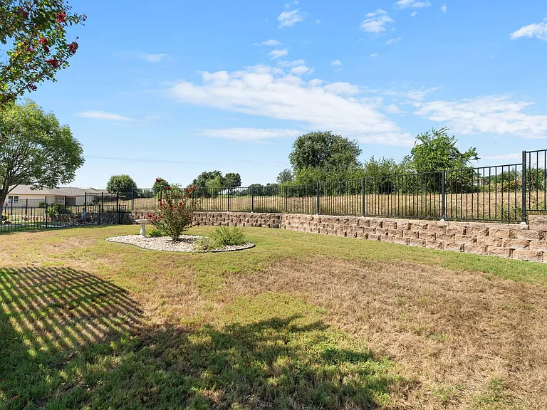 109 Monument Hill Trl — Photo 33