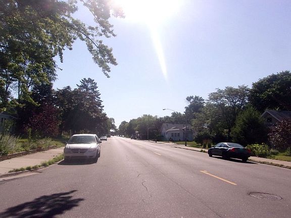 4th image of 1811 44th Ave N