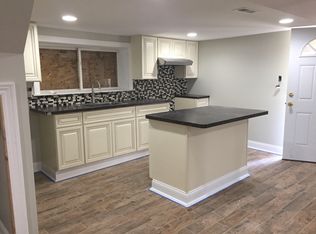 3433 W 64th St, Chicago, IL 60629