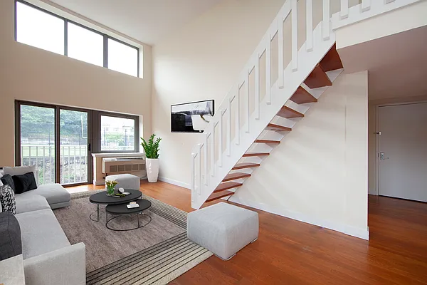 Rented by R New York | media 3