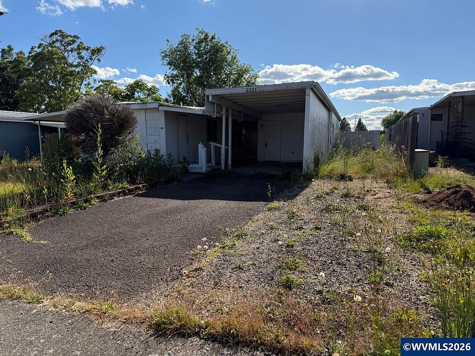 2nd image of 2323 47th Ave NE