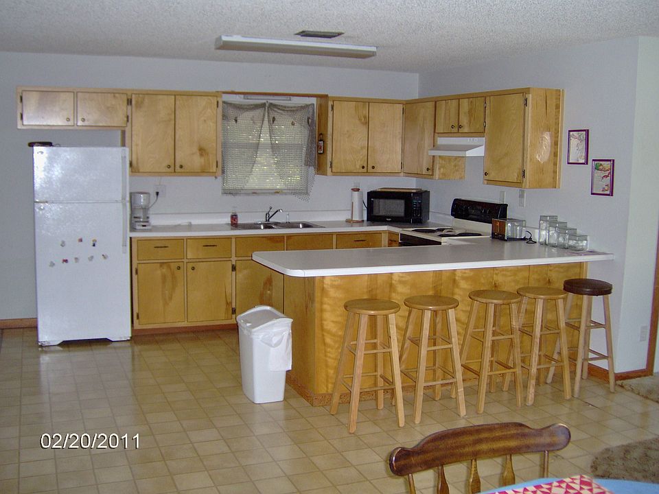 2nd image of 1205 SE Clara Ln