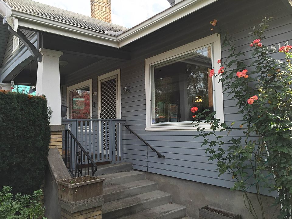 Front door, with Roses!
