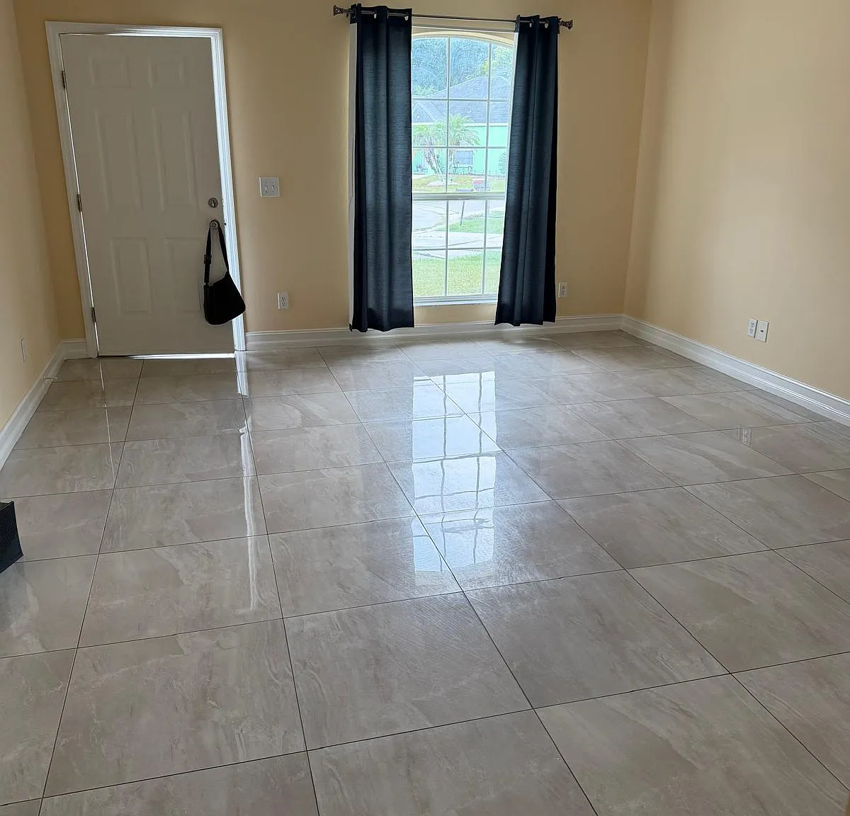 5202 Roble Grove — Photo 3