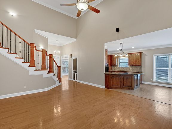 4th image of 339 Knoll Creek Cir