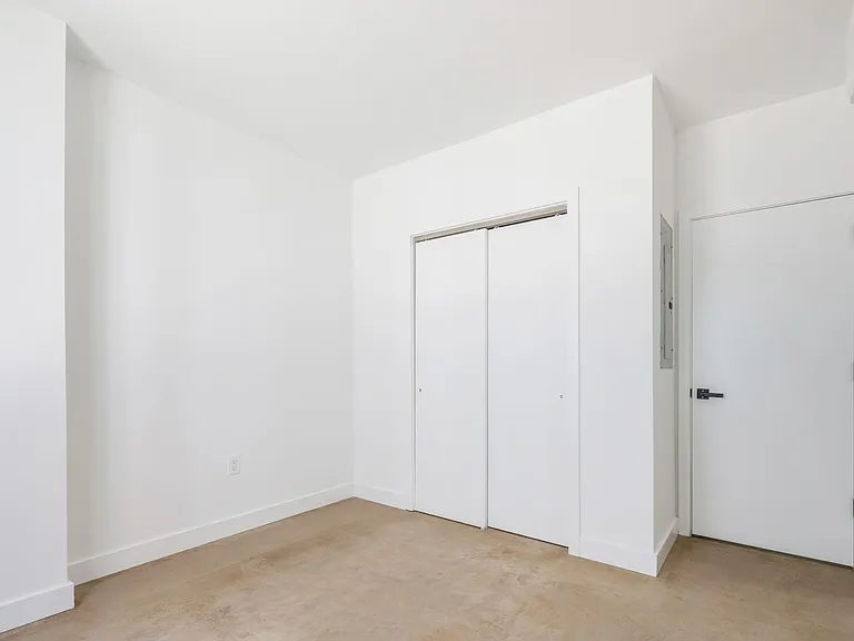 3003 Glenwood — Photo 105