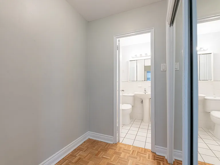 160 Balmoral Ave #906 — Photo 13