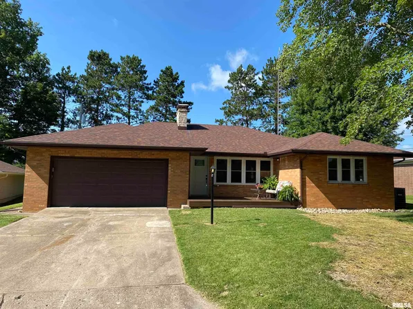 375 N Sycamore Ter, Canton, IL 61520