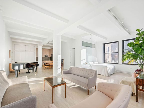 2nd image of 250 Mercer St APT B1002