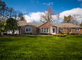 70 Tuttle Rd, Briarcliff Manor, NY 10510